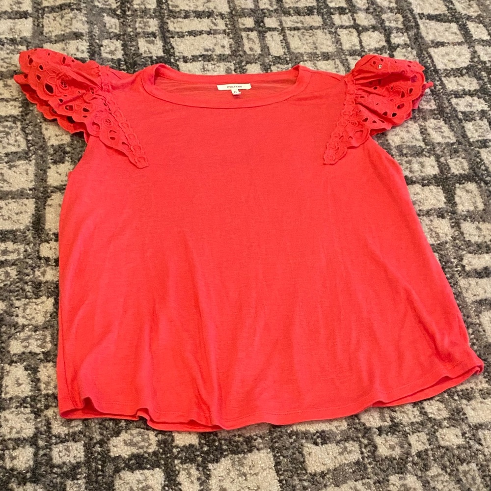 Maurice’s Sz M, flutter sleeve top